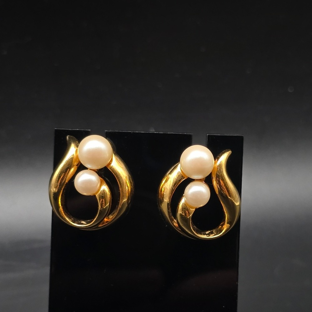 Avon 1992 Modern Classic Earrings Pierced Faux Pearl Gold Tone Costume Jewelry